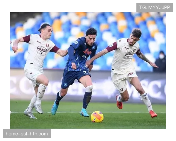 因西涅点射命中，为热那亚扳平场上比分