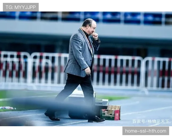 联盟通告:竞赛委员会将审议关于“故意出界以布置边线球战术”的规则 联盟通告:竞赛委员会将审议关于“故意出界以布置边线球战术”的规则